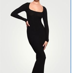 SKIMS LOUNGE LONG-SLEEVE dress. New with tags. Never‎ worn. Size 3X